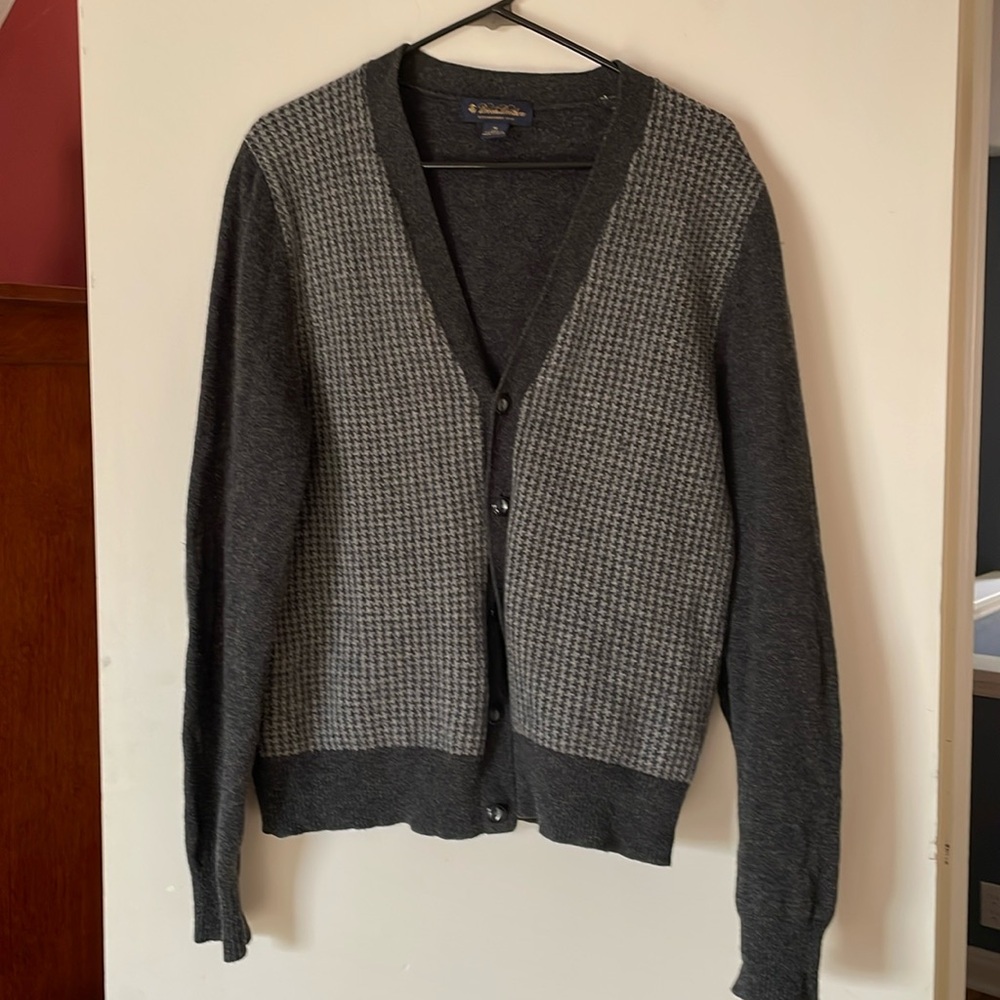 Brooks Brothers gray houndstooth cardigan